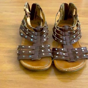Girls sandals